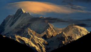 沙特队精彩逆转，成功跻身半决赛